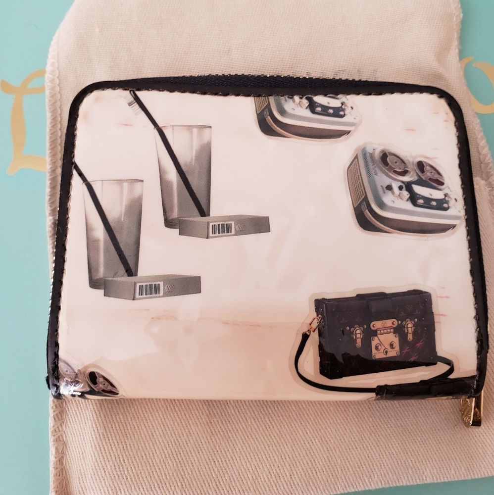 Louis Vuitton Zippy Vertis wallet